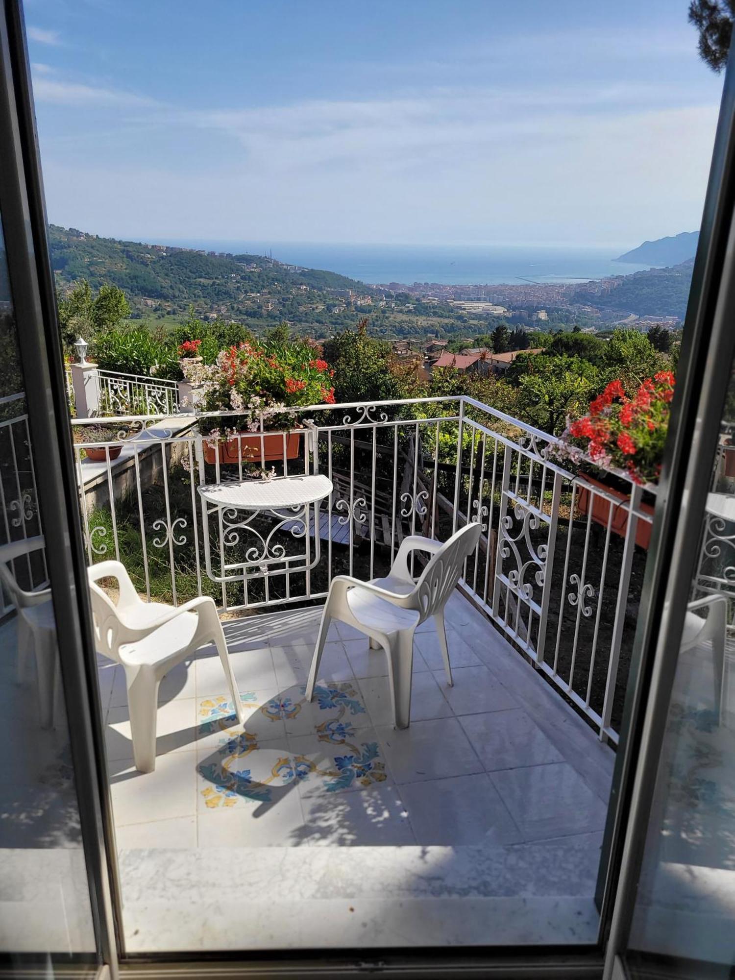 Villa Esmeralda Салерно Экстерьер фото